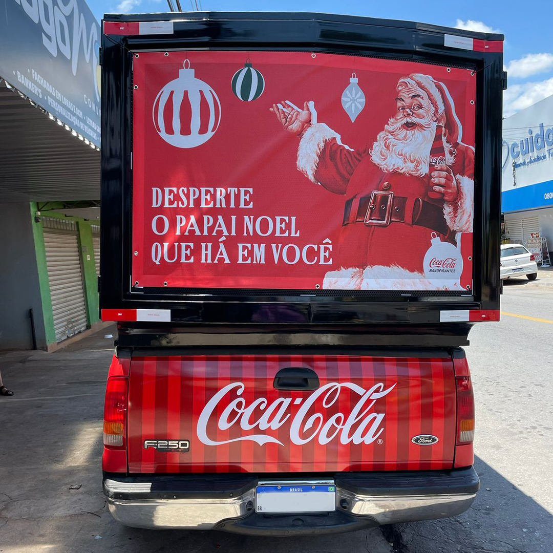 Plotagem carro Coca-Cola - Logomarca Comunicação Visual Goiania (3)