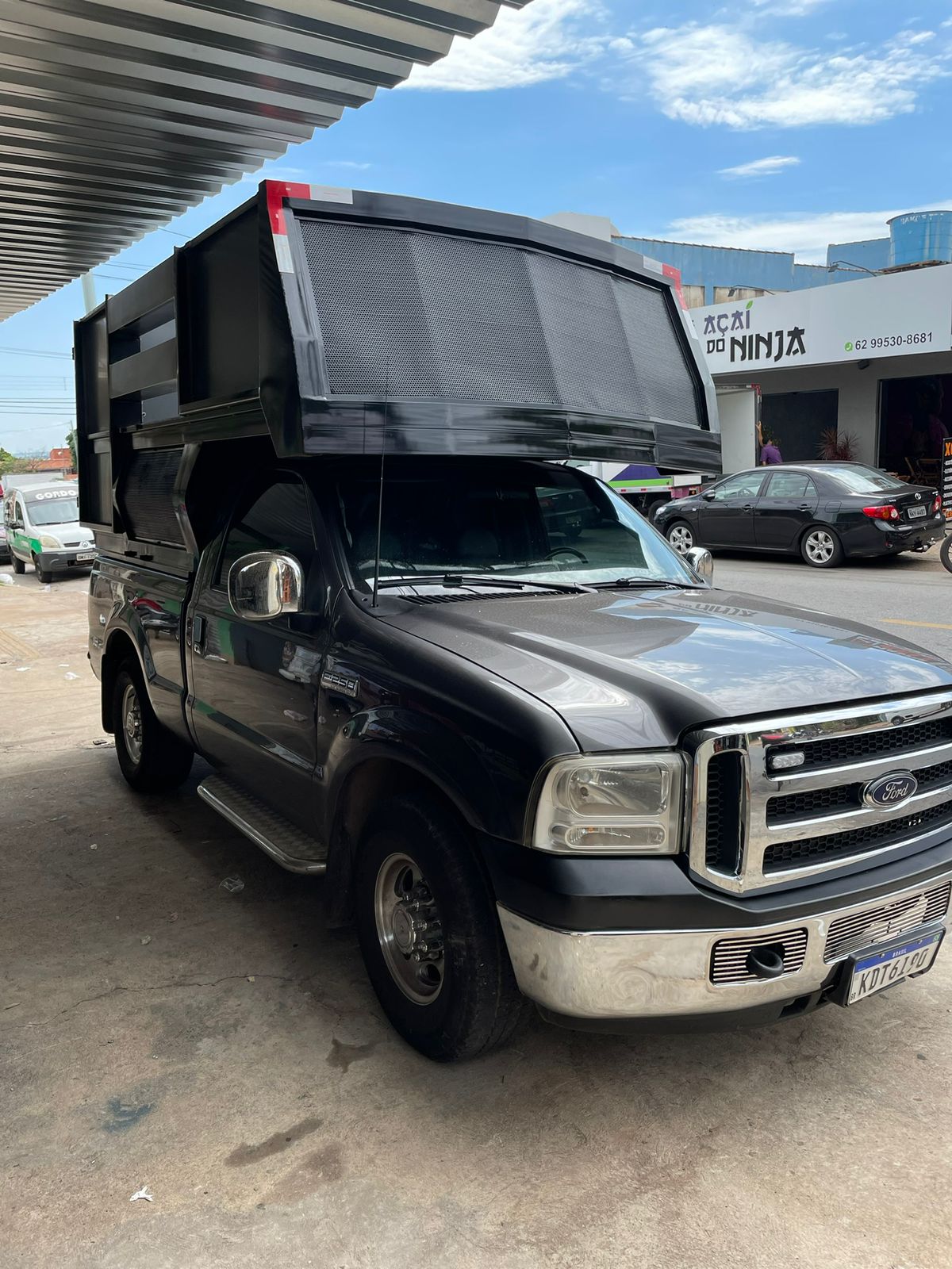 Plotagem carro Coca-Cola - Logomarca Comunicação Visual Goiania (6)